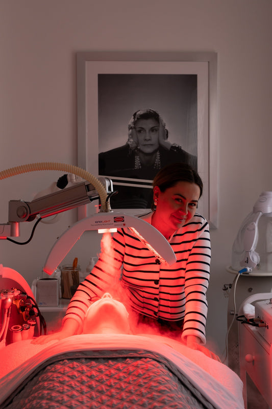 The Red Carpet OxyLight Ionix Treatment - Hollywood's Must Have Facial